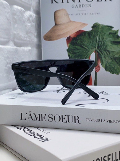 ルイヴィトンサングラス側面デザイン